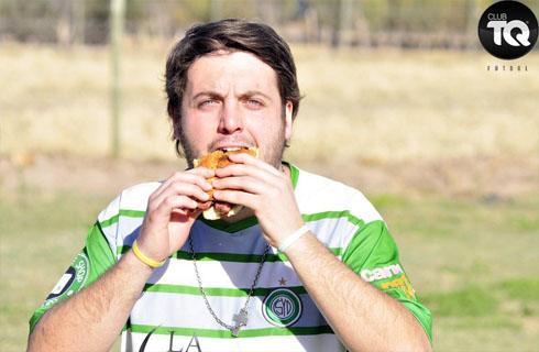 a comerlaaaa! los equipos que adeuden serán sancionados con quita de puntos...